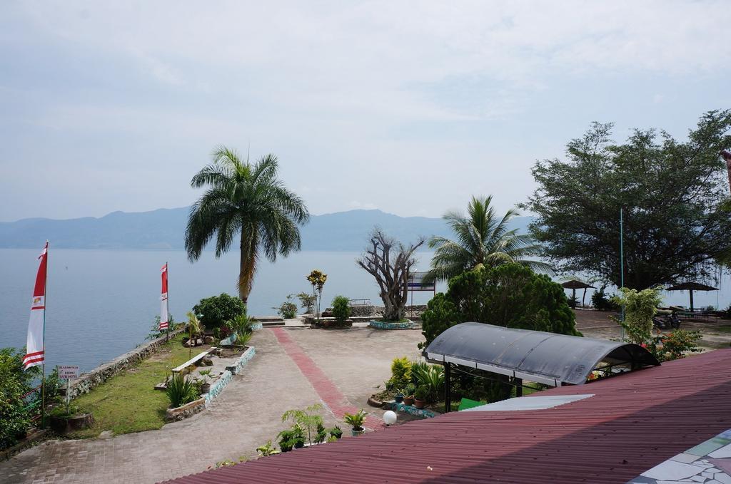 Ambaroba Resort Hotel Tuk Tuk Exterior foto