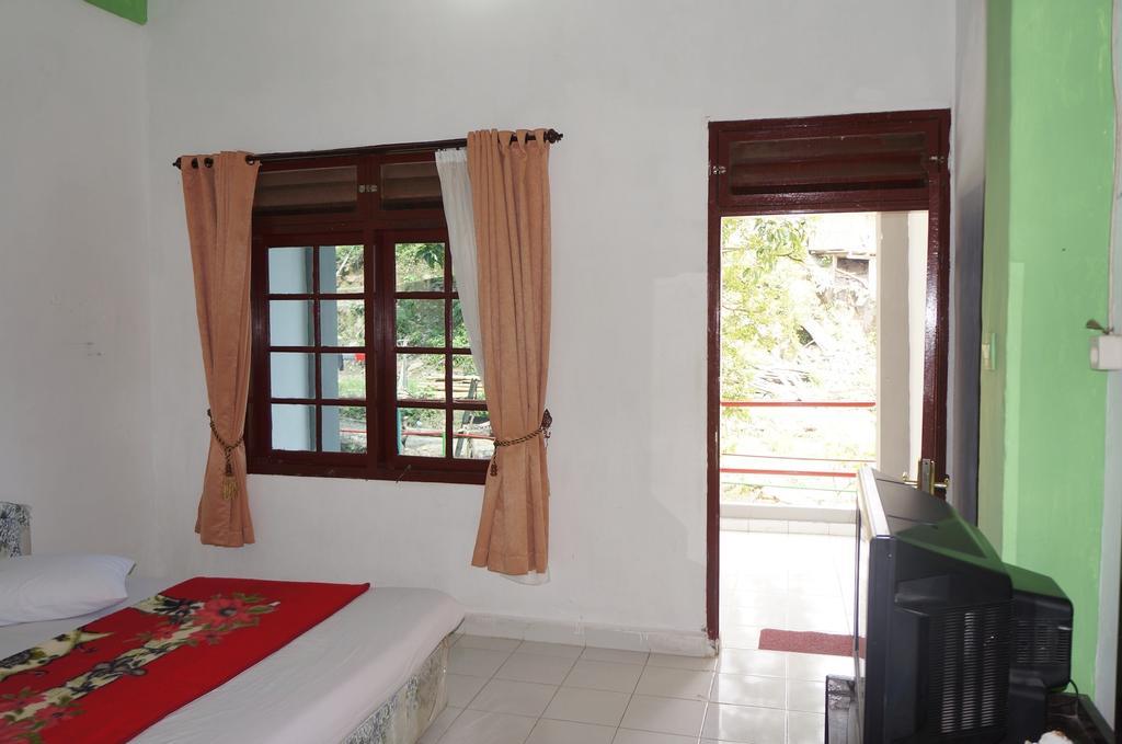Ambaroba Resort Hotel Tuk Tuk Zimmer foto