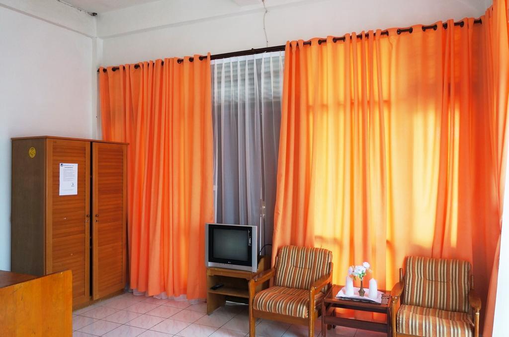 Ambaroba Resort Hotel Tuk Tuk Zimmer foto